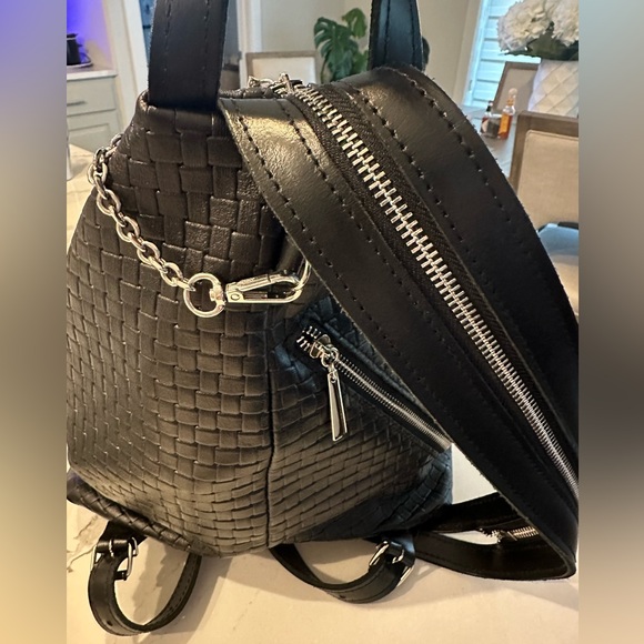 Women’s leather backpack-purse main image 9